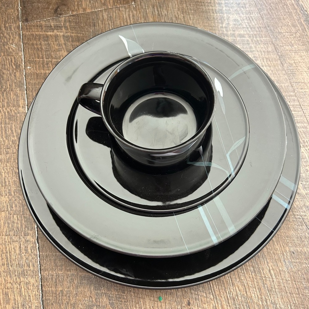 Mikasa Galleria Opus Black FK701 Calla Lily 5 Piece Dinnerware Set Japan